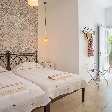 Cyclades Hotel 2*