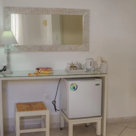 Cyclades Hotel 2*