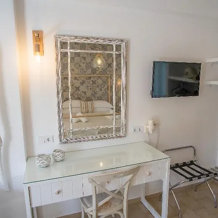 Cyclades Hotel 2*