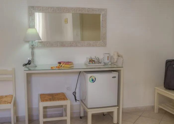 Cyclades فندق 2*